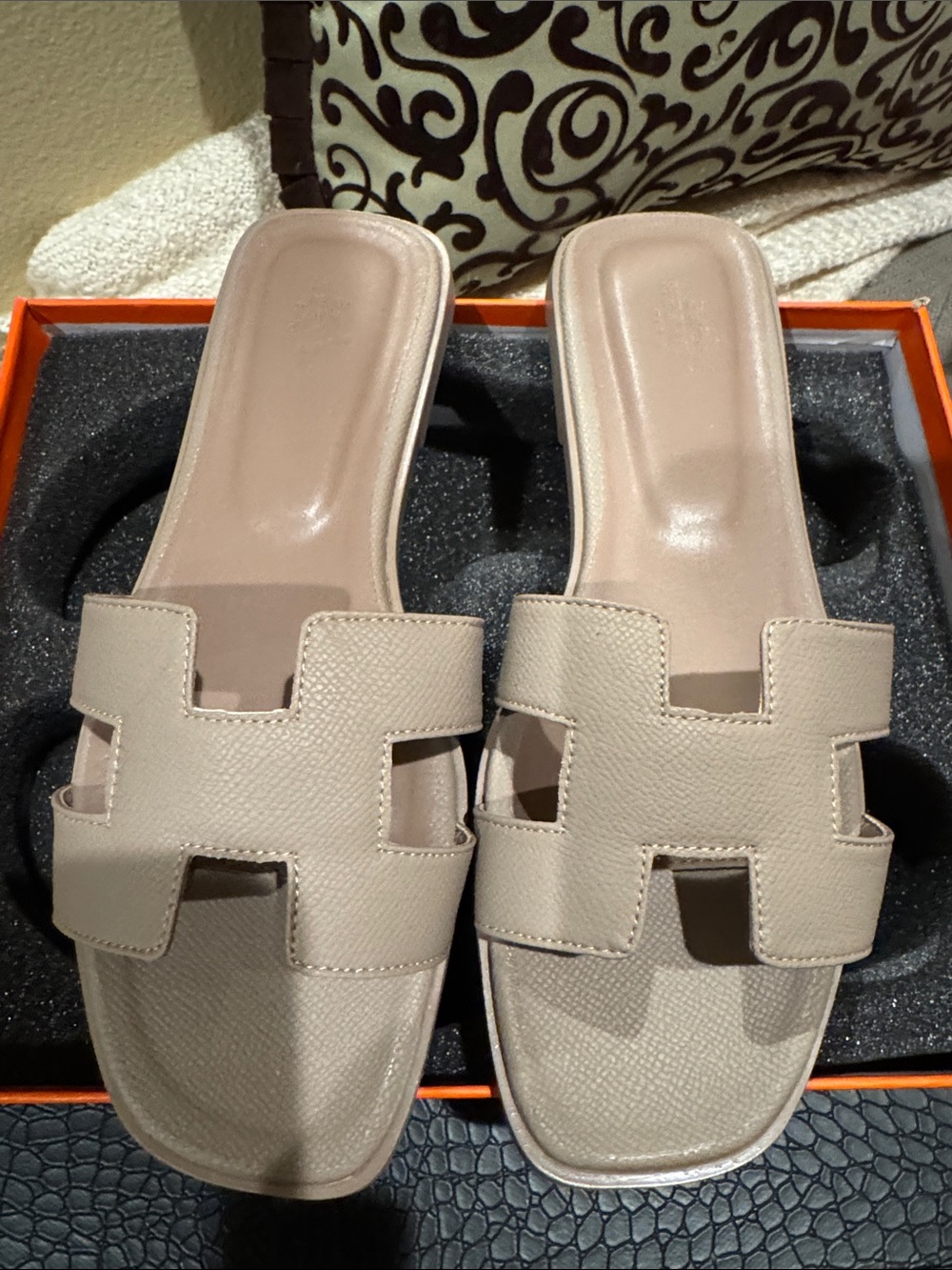 H Khaki Color Slide Sandals - Stylish Casual Slip-On